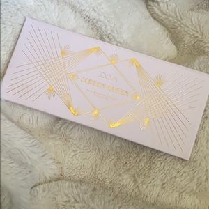 Zoeva Screen Queen Eyeshadow Palette